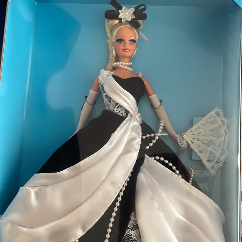 Multiple barbies - Picture 8 of 14
